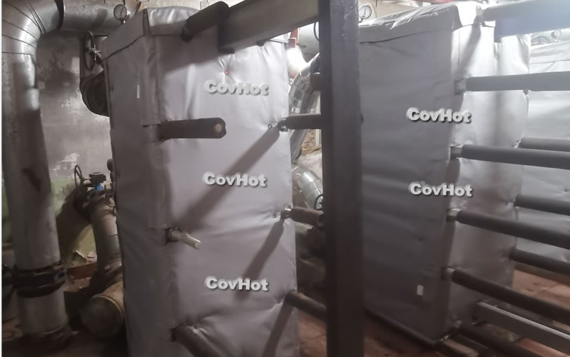 板式<a href=http://m.tjceec.com.cn/e/tags/?tagname=%E6%8D%A2%E7%83%AD%E5%99%A8%E4%BF%9D%E6%B8%A9 target=_blank class=infotextkey>換熱器保溫</a>套,板換保溫罩